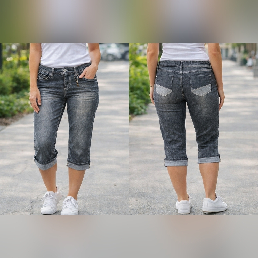 NWOT Women's Gray Denim Capri Jeans W/ Gems On Buttons